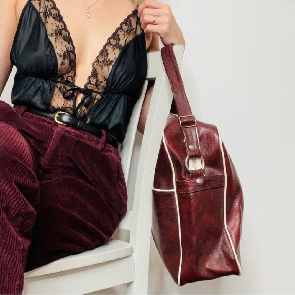 VINTAGE | Burgundy Duffel Faux Leather Travel Bowling Bag - Picture 5 of 9